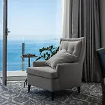 Royal Blue Hotel