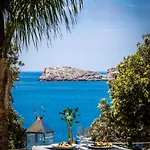 Royal Blue Hotel 5*