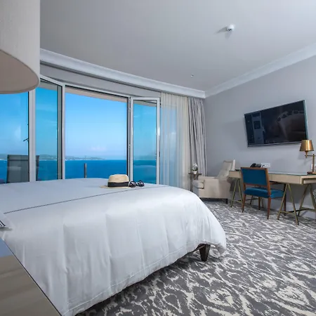 Royal Blue Hotel 5*