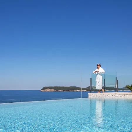 Royal Blue Hotel
