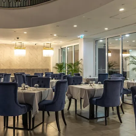 Royal Blue Hotel