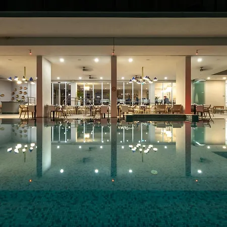 Royal Blue Hotel 5*