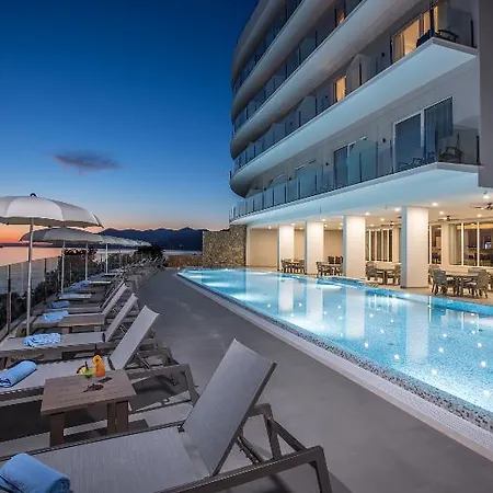 Royal Blue Hotel