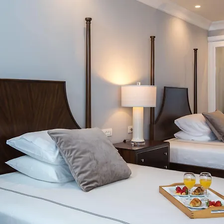 Royal Blue Hotel
